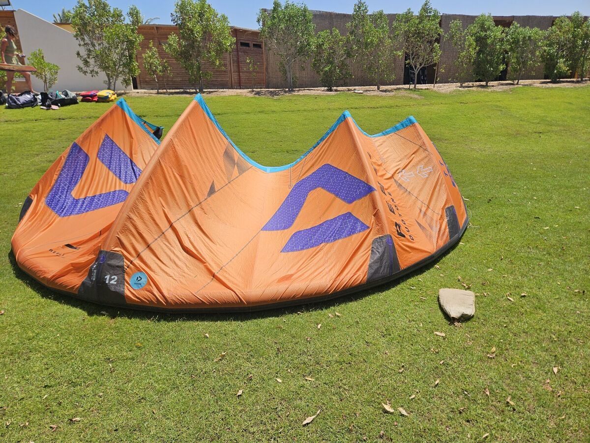 Duotone Rebel kite on grass